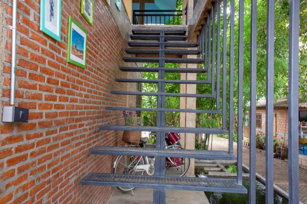 Hotel Oyo 1155 Bikers House And Enduro Tours Chiang Mai Extérieur photo